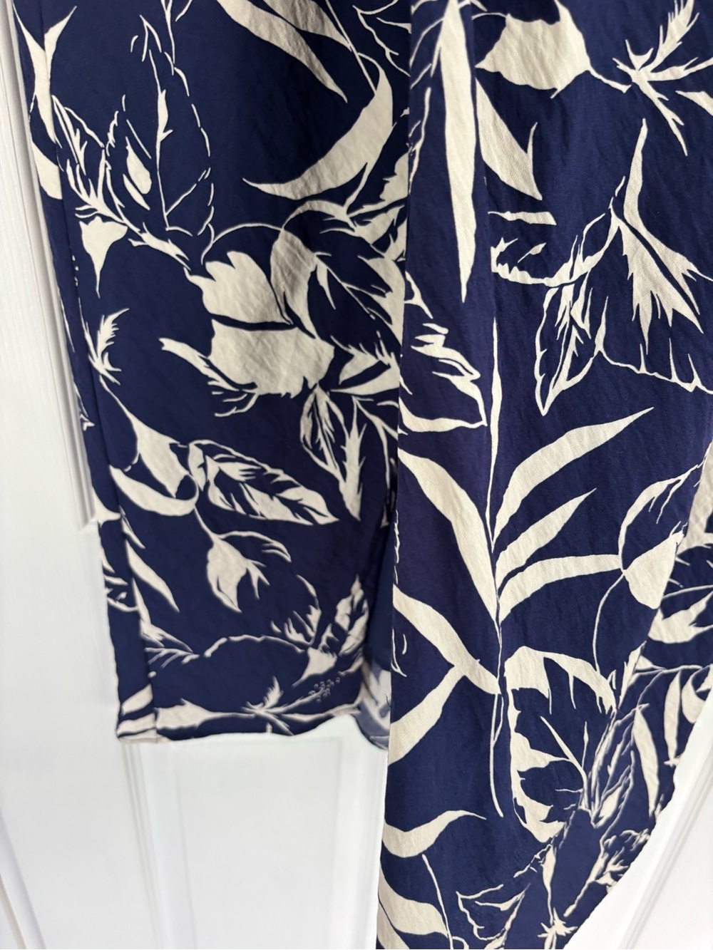 Abercrombie & Fitch Navy Floral Skirt - Picture 12 of 16